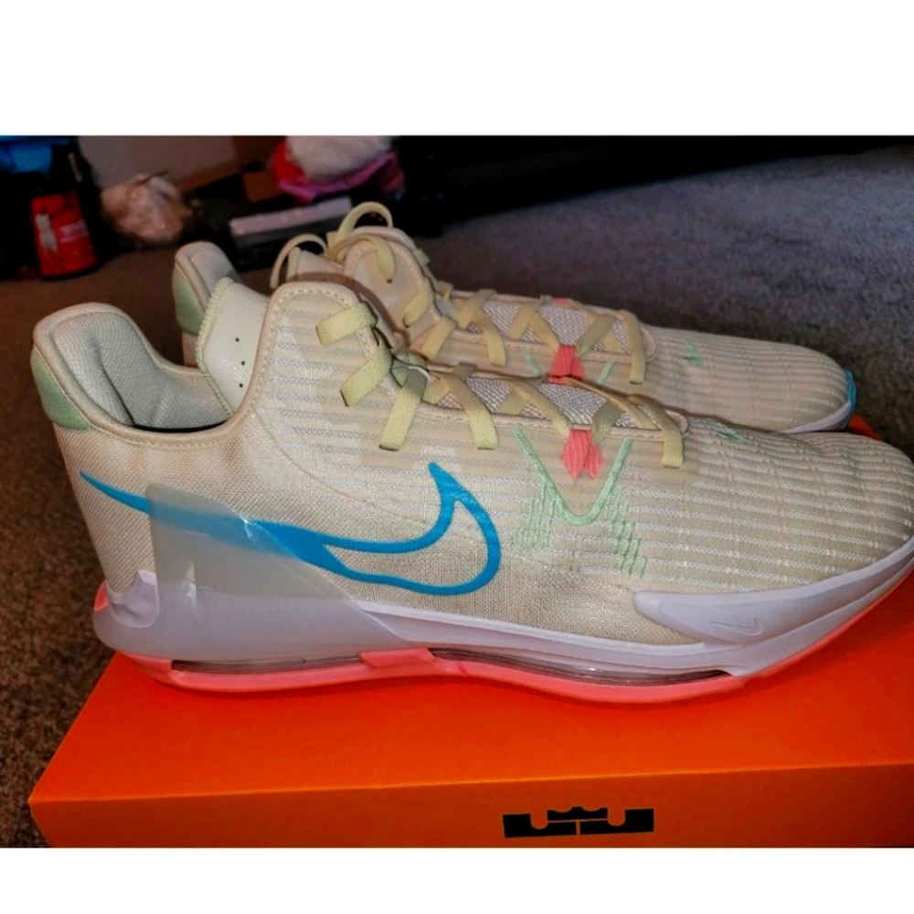 Nike Lebron Witness vi mens size 17